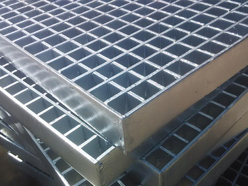 重荷载钢格板表面最好热镀锌处理！