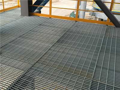 热镀锌钢格栅板具有很强的防滑作用